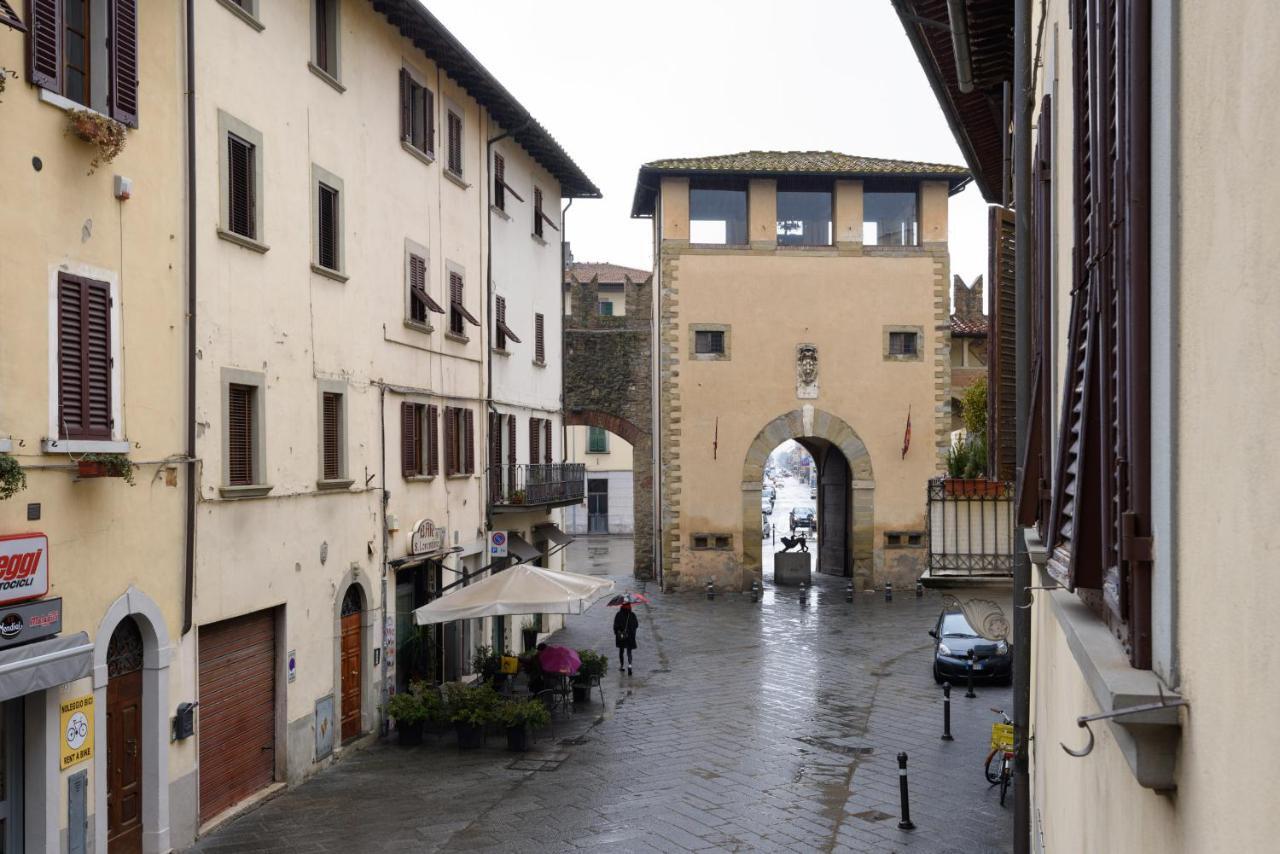In Arezzo Apartment Bagian luar foto