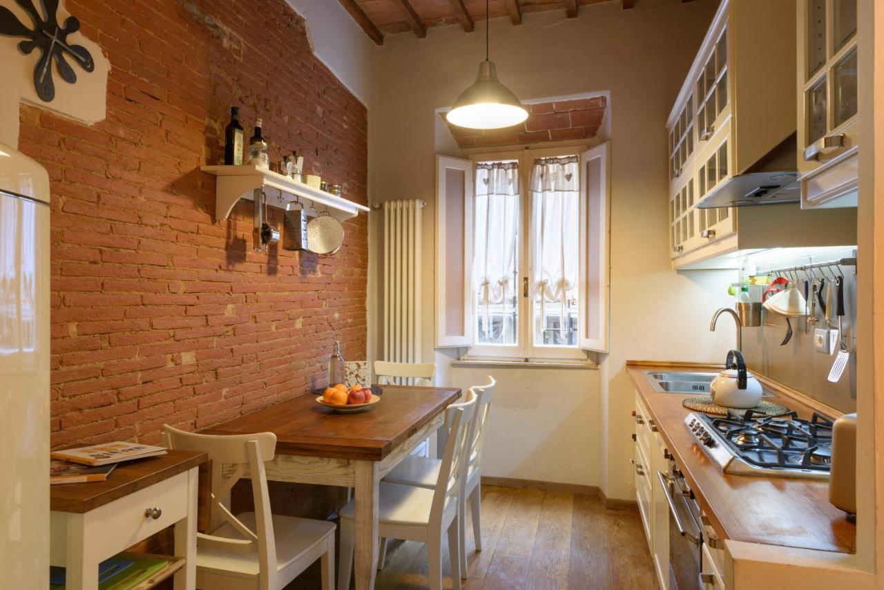 In Arezzo Apartment Bagian luar foto